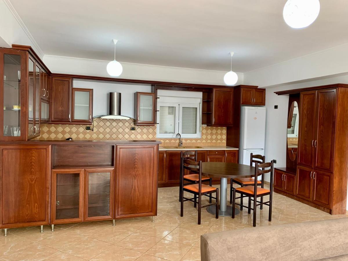 Bardhi Apts Sarandë Eksteriør billede