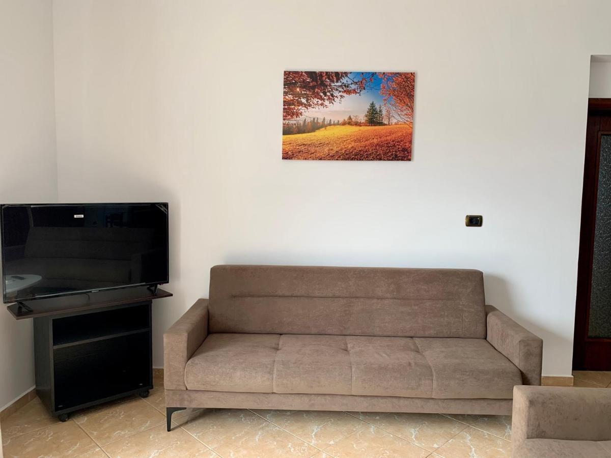 Bardhi Apts Sarandë Eksteriør billede