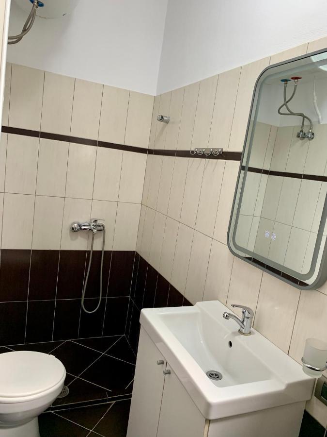 Bardhi Apts Sarandë Eksteriør billede